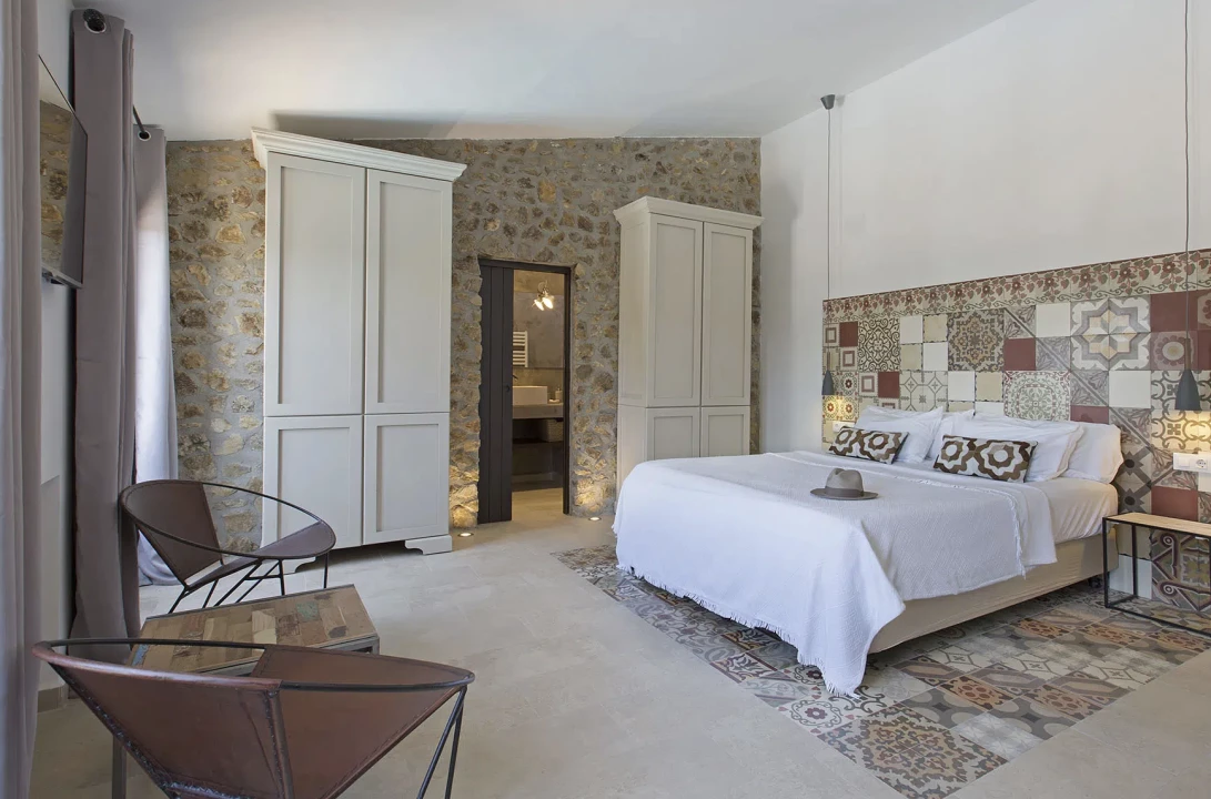 1679331792-Luxury property Barcelona mas Don juan bedroom 3.webp